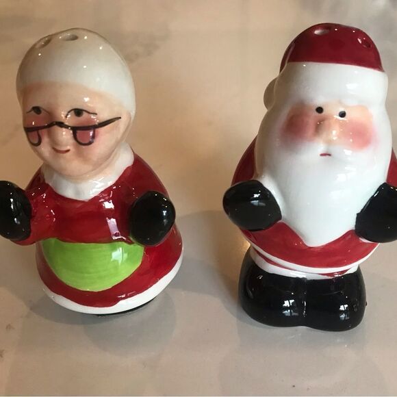 NWT Santa and Mrs Claus shakers and artist signed ceramic birdhouse ornament - Picture 9 of 13